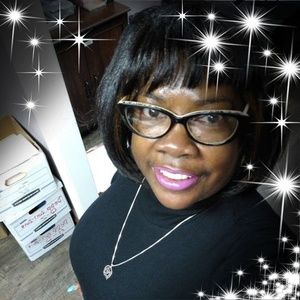 Meet your Posher, Carla